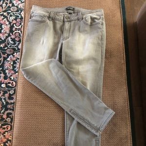 White House Black Market skimmer pants